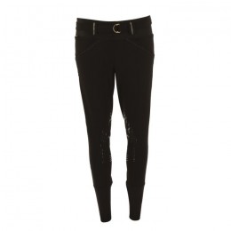Pénélope Leprévost pull on breeches Rio