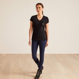Ariat SS'24 Vertical Logo V футболка