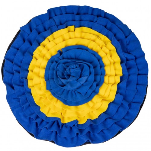 QHP Sniffing mat horses