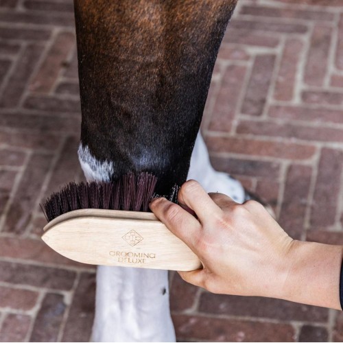 Grooming Deluxe Wooden Brush Classic Short Hard