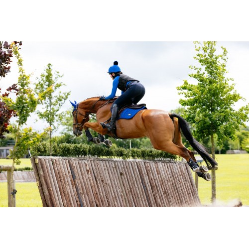 LeMieux CORE Loire Classic Close Contact Square Benetton
