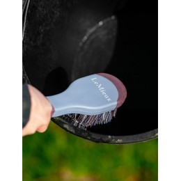 LeMieux SS26 Bucket Cleaning щётка