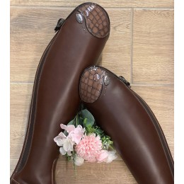 DeNiro Tricolore Salentino 01 Smooth Brown - Lucido Bistro/Patent Moka piping/Rose gold Stones